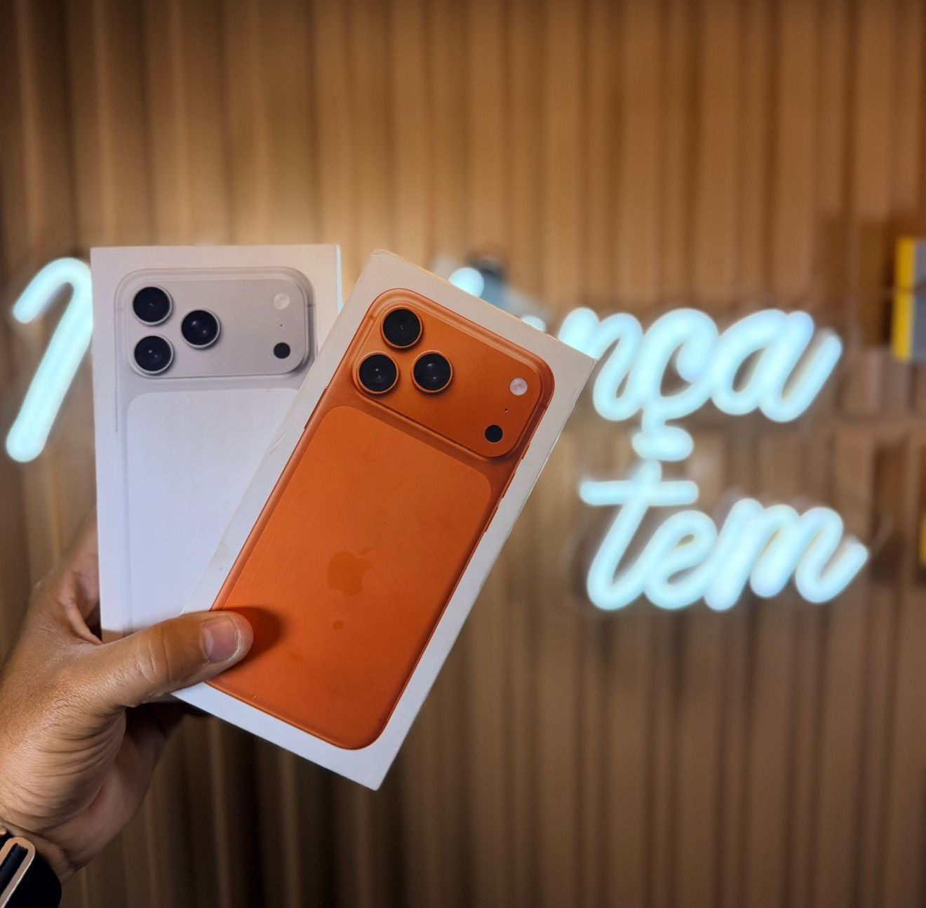 iphone 17 pro max – branco & laranja iphone 17 pro max – branco & laranja